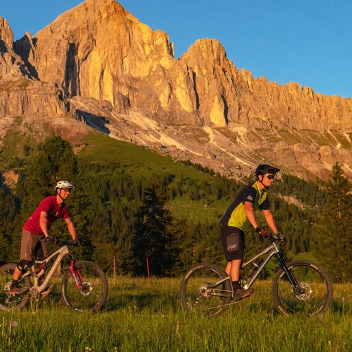 Rosadira Bike Festival MTB Festival Carezza Dolomites | © Ivan Goller Mountainbiker Sonnenuntergang Rosengarten | © Ivan Goller