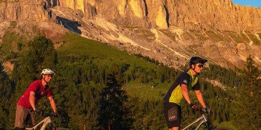 Rosadira Bike Festival MTB Festival Carezza Dolomites | © Ivan Goller Mountainbiker Sonnenuntergang Rosengarten | © Ivan Goller