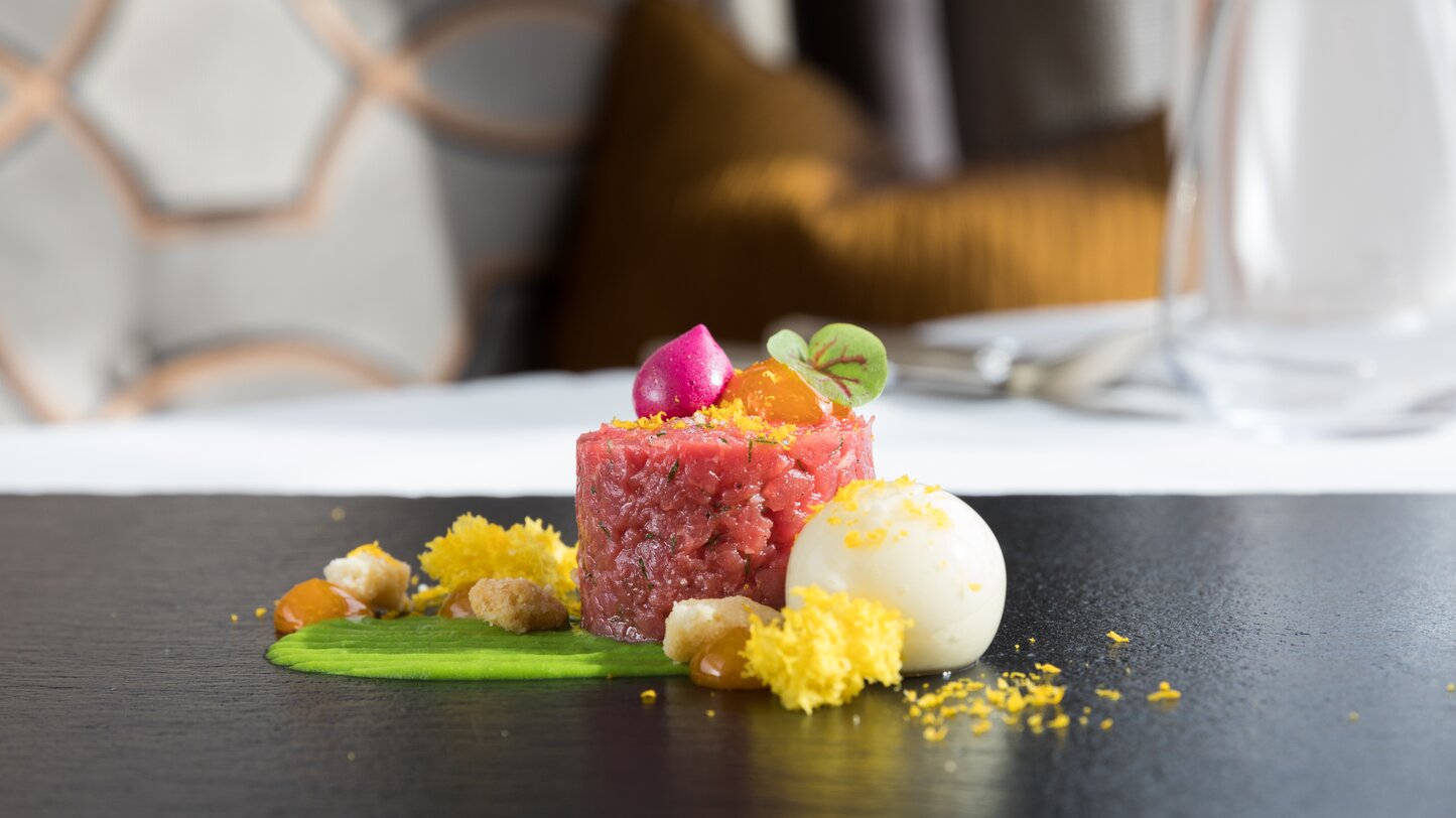 Ristorante Gourmet Sonnalp Obereggen | © Günther Pichler Tartare di manzo Hotel Sonnalp | © Günther Pichler