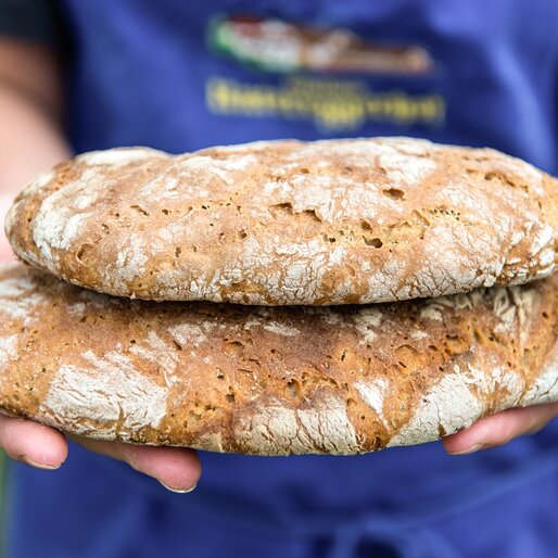 Pane fatto in casa | © Helmuth Rier Due pagnotte fatte in casa | © Helmuth Rier