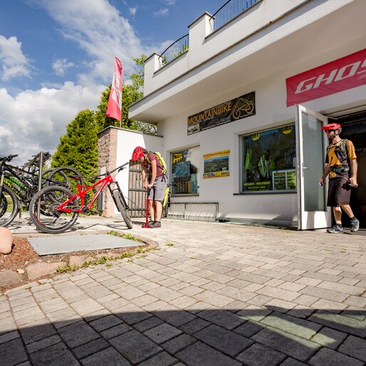 Bike-Verleih Deutschnofen Eggental | © Eggental Tourismus/Jens Staudt Bike Reparatur Bikeverleih Eggental  | © Eggental Tourismus/Jens Staudt