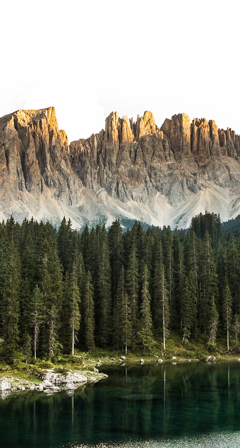 Lake Carezza evening atmosphere | © Eggental Tourismus/StorytellerLabs Lake Carezza Summer Evening Atmosphere Latemar | © Eggental Tourismus/StorytellerLabs