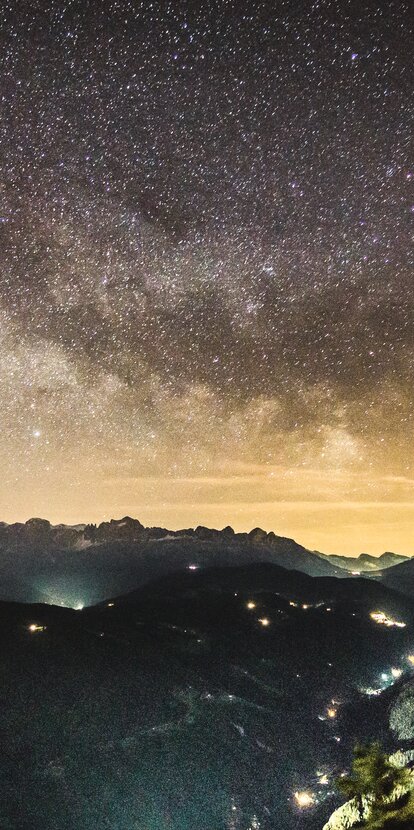 The stars over the Eggental | © David Gruber Starry sky summer Rosengarten and Latemar | © David Gruber