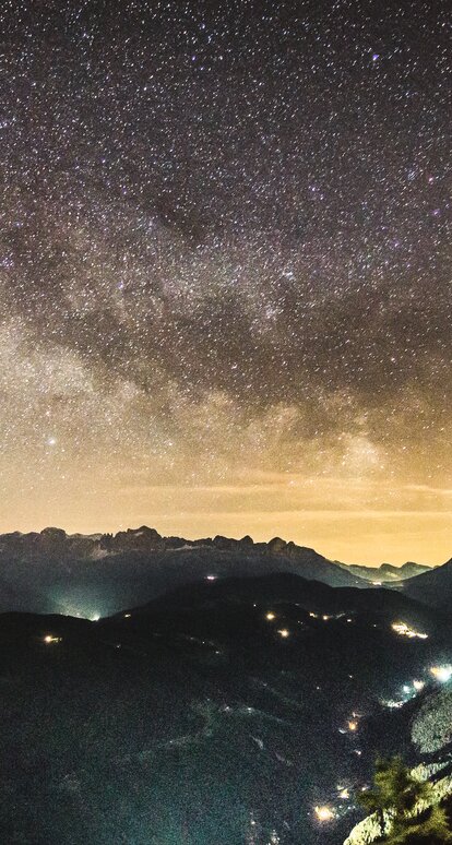 The stars over the Eggental | © David Gruber Starry sky summer Rosengarten and Latemar | © David Gruber