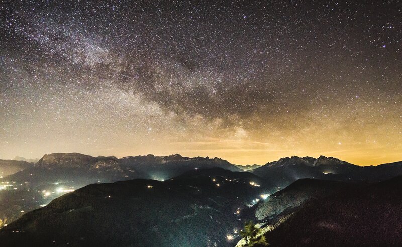 The stars over the Eggental | © David Gruber Starry sky summer Rosengarten and Latemar | © David Gruber