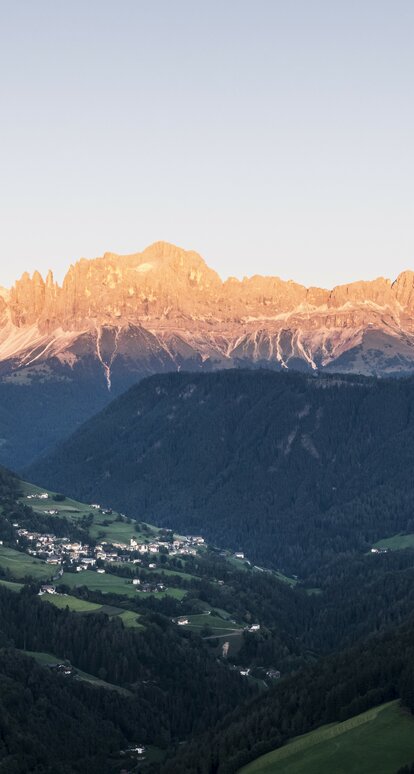 Rosengartengruppe Enrosadira | © IDM Südtirol/Alex Moling Blick auf Tiers und Rosengarten im Alpenglühen | © IDM Südtirol/Alex Moling